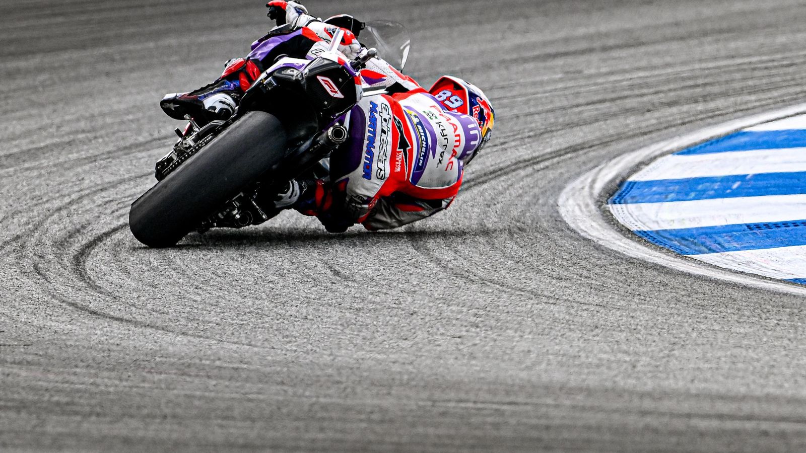 Martín está a 21 puntos de Bagnaia con 37 por disputarse. Martín está a 21 puntos de Bagnaia con 37 por disputarse.