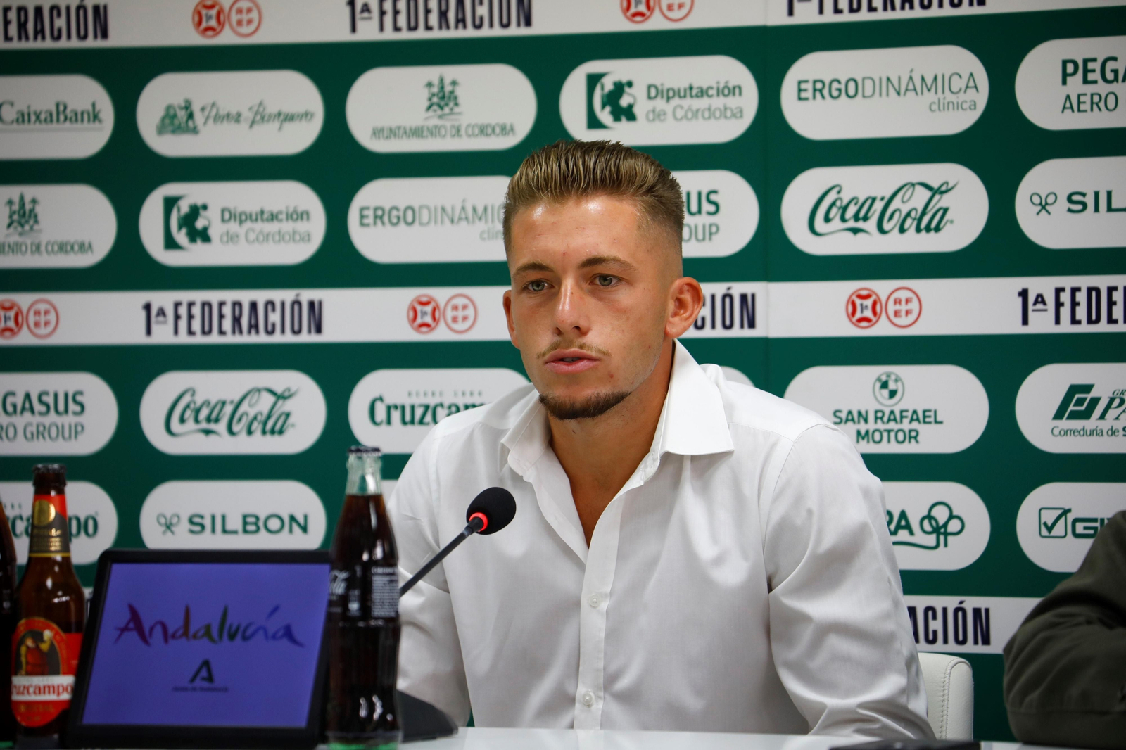 Las mejores fotos de la presentación de Isma Ruiz como jugador del Córdoba CF Las mejores fotos de la presentación de Isma Ruiz como jugador del Córdoba CF