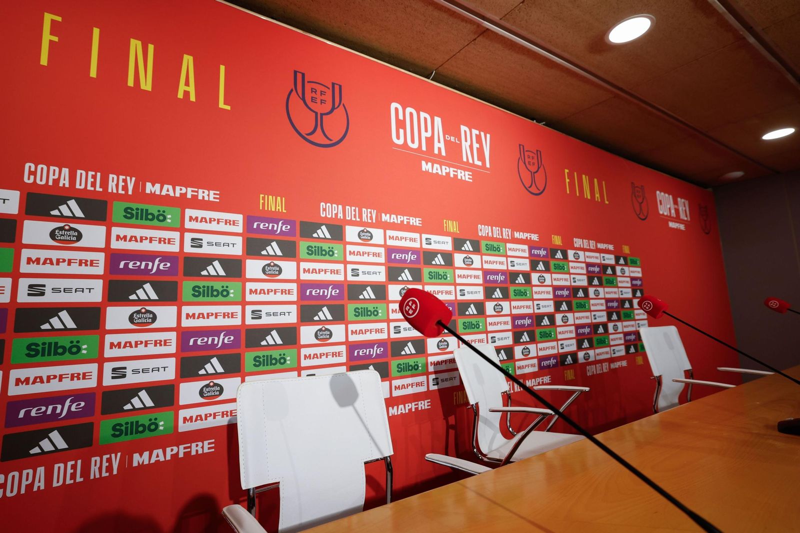 La fotos del día antes de la final de Copa Barcelona - Real Madrid