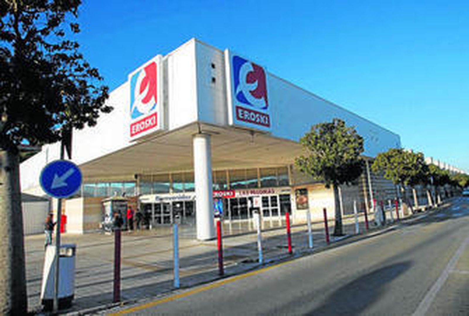 Fotografía tomada ayer del hipermercado de Eroski.