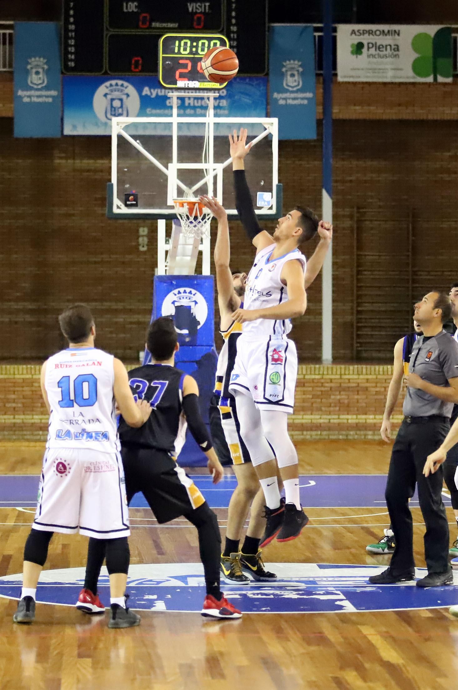 Las mejores fotos del partido de baloncesto Huelva - ULB