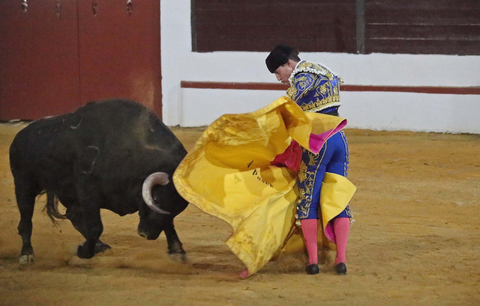 Fotos de la corrida de la reapertura de la plaza de toros de Tarifa: El Cid, Manuel Escribano y Manuel Ponce