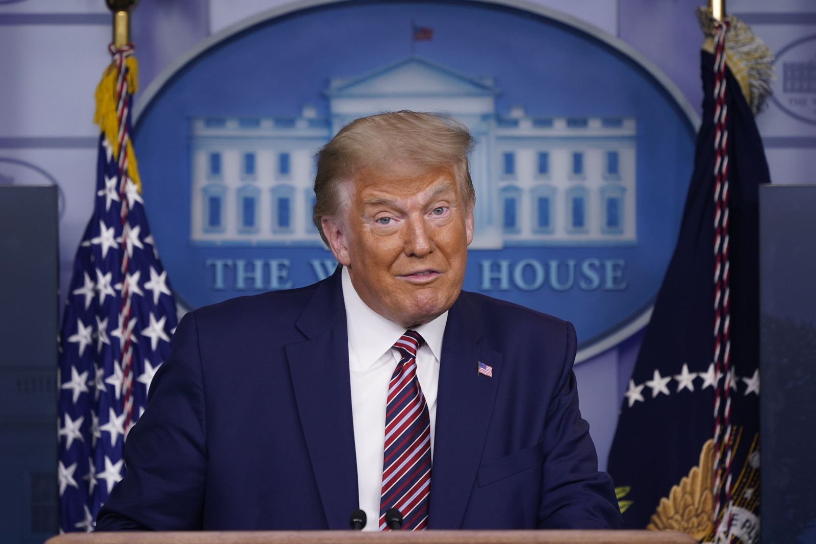 El presidente Trump recibe un tratamiento contra el coronavirus que se avanzó en Granada