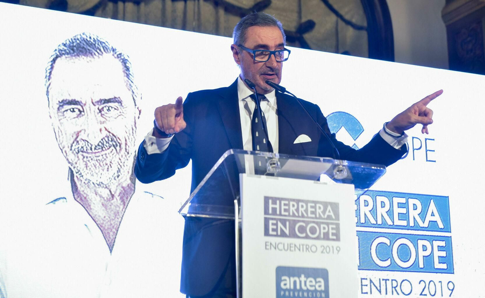 Carlos Herrera en la presentación de la temporada el pasado septiembre en el Alfonso XIII de Sevilla