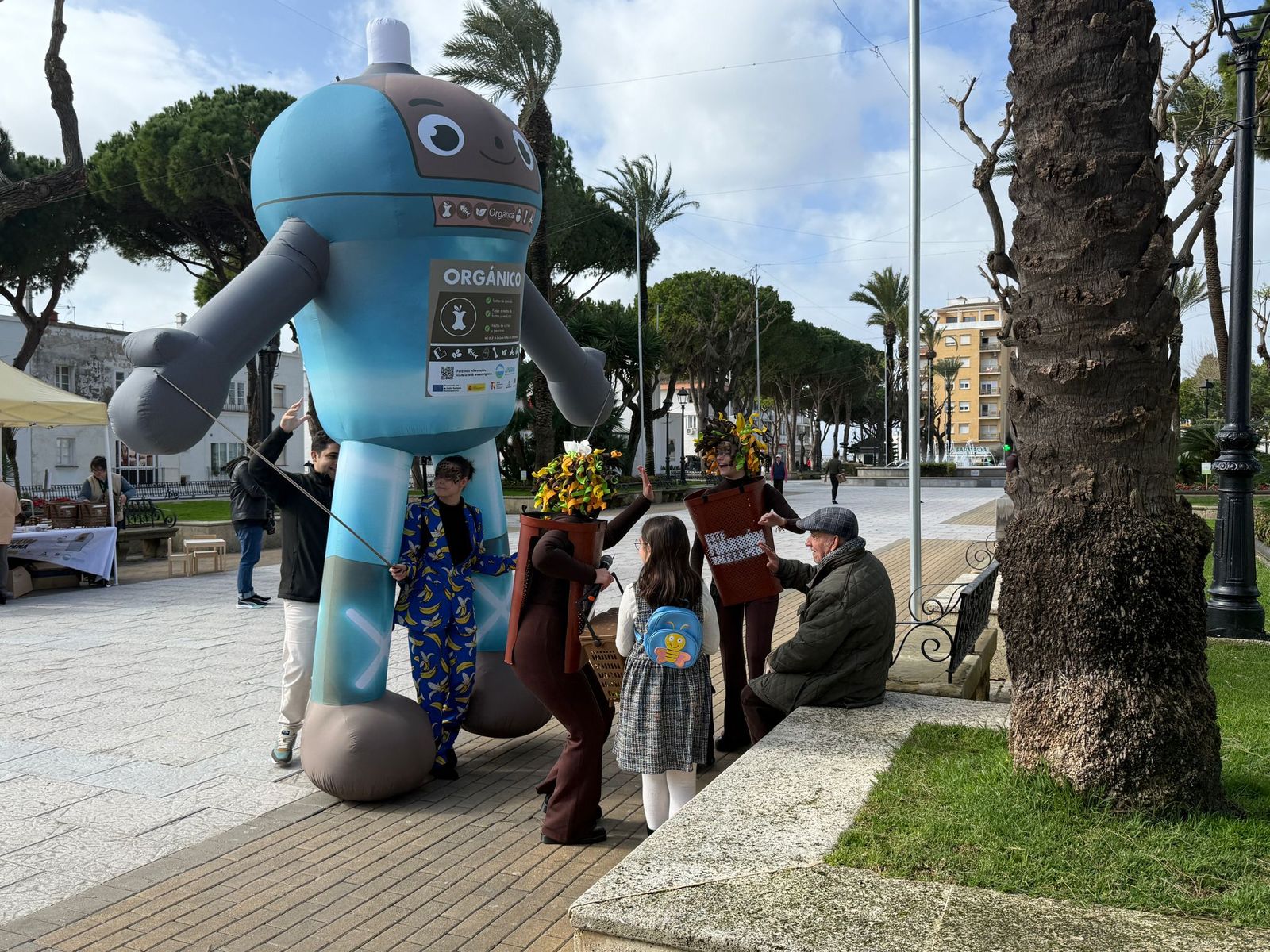 Las fotos de la campaña 'Este marrón vale la pena' en San Roque