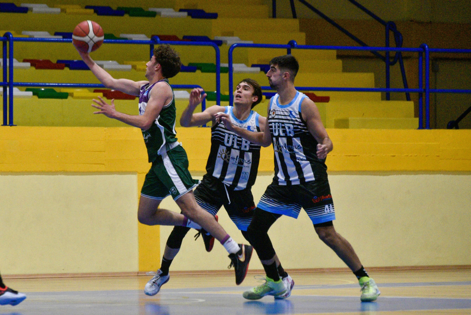 El Unicaja de EBA gana en la línea