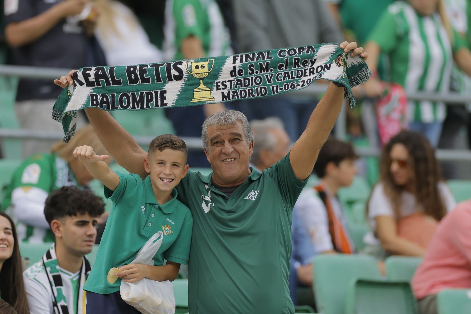 Búscate en las fotos del Betis-Osasuna