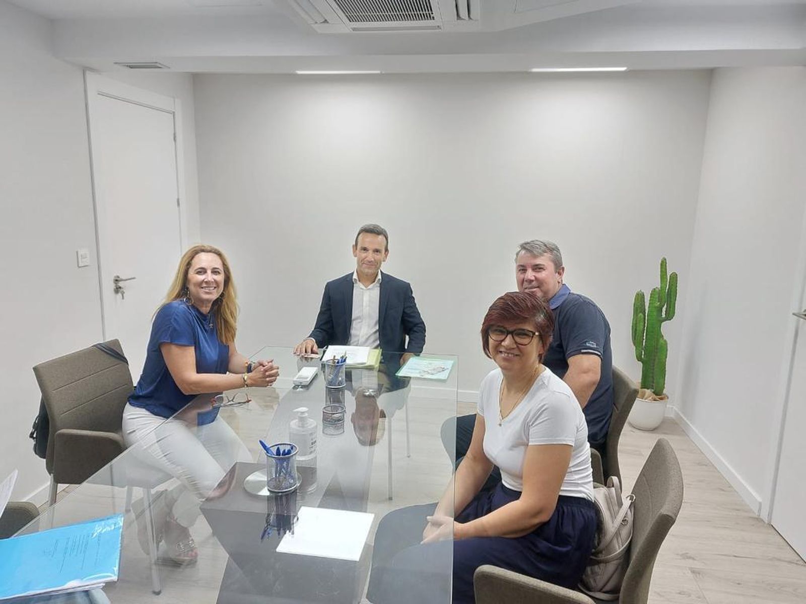 Acto de la firma ante notario.