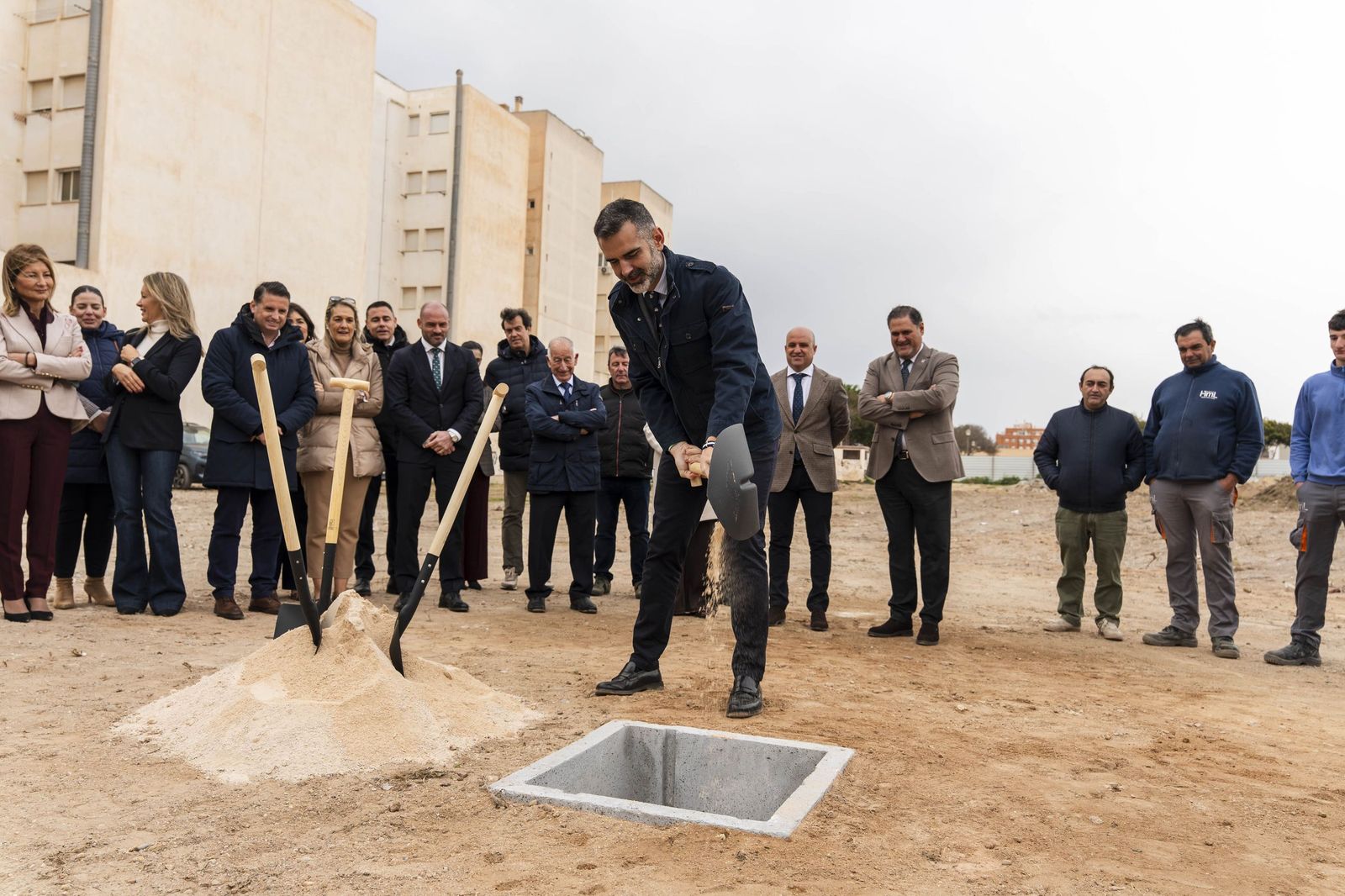 Las mejores imágenes de la colocación de la primera piedra del nuevo IES Las Marinas de Roquetas