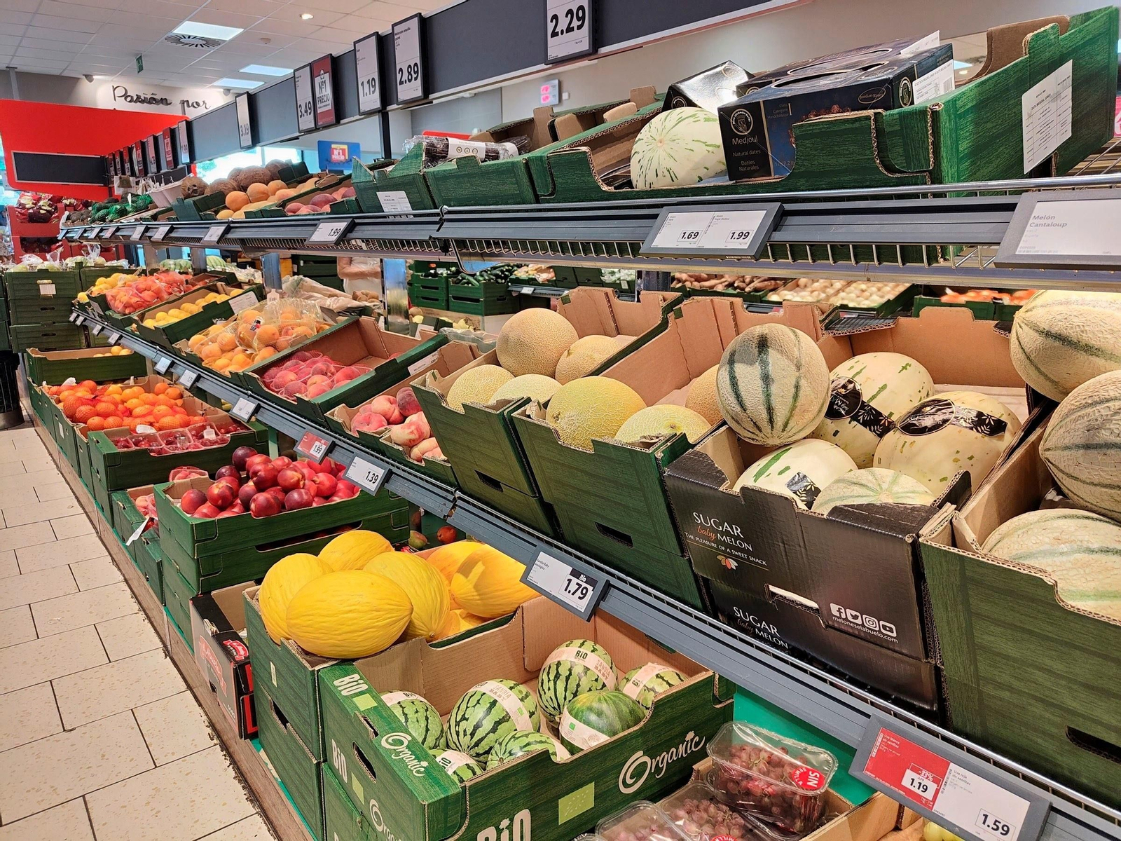 Productos de frutería, a la venta en un establecimiento de Lidl.