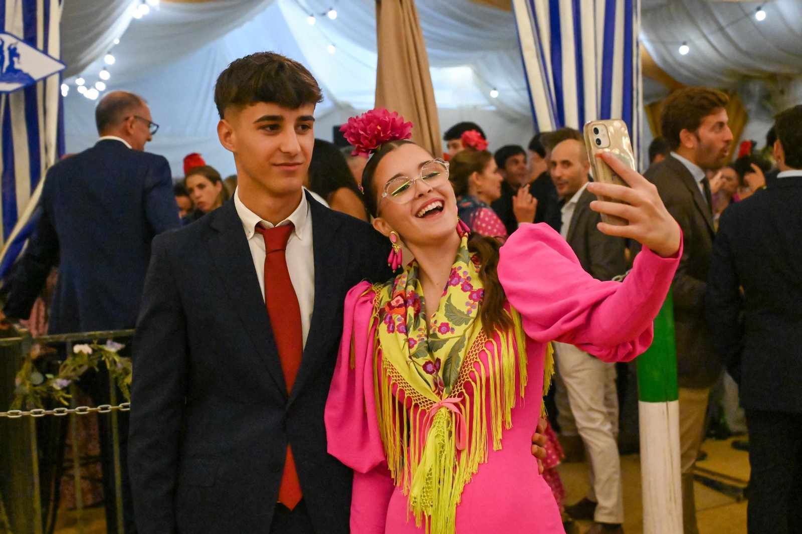 Imágenes del ambiente del ambiente de la noche del sábado en la Feria de Otoño y del Caballo 2025 de Huelva