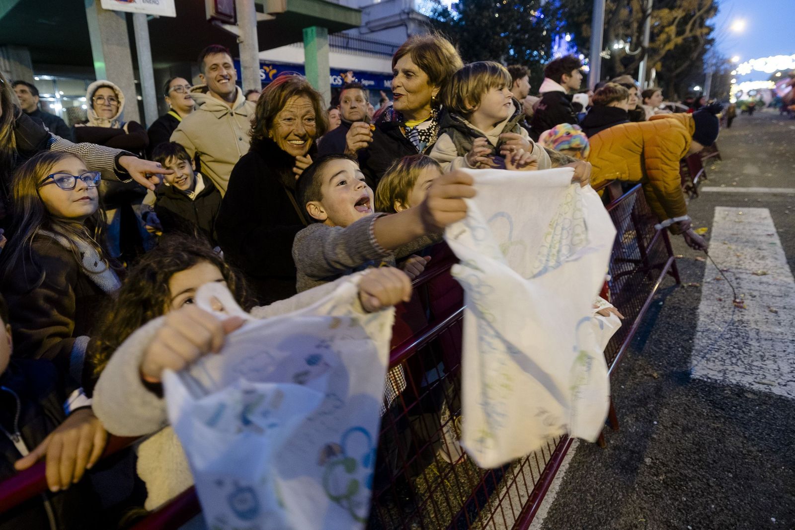 Las imágenes de la cabalgata de SS.MM. los Reyes Magos en Cádiz