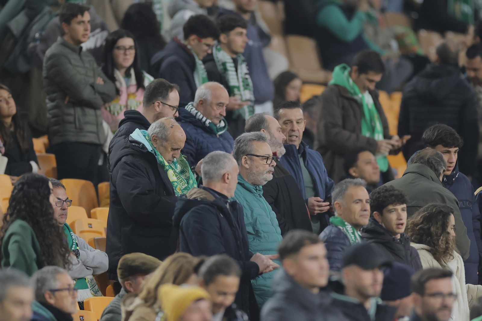 Búscate en las fotos del Betis - Utrecht