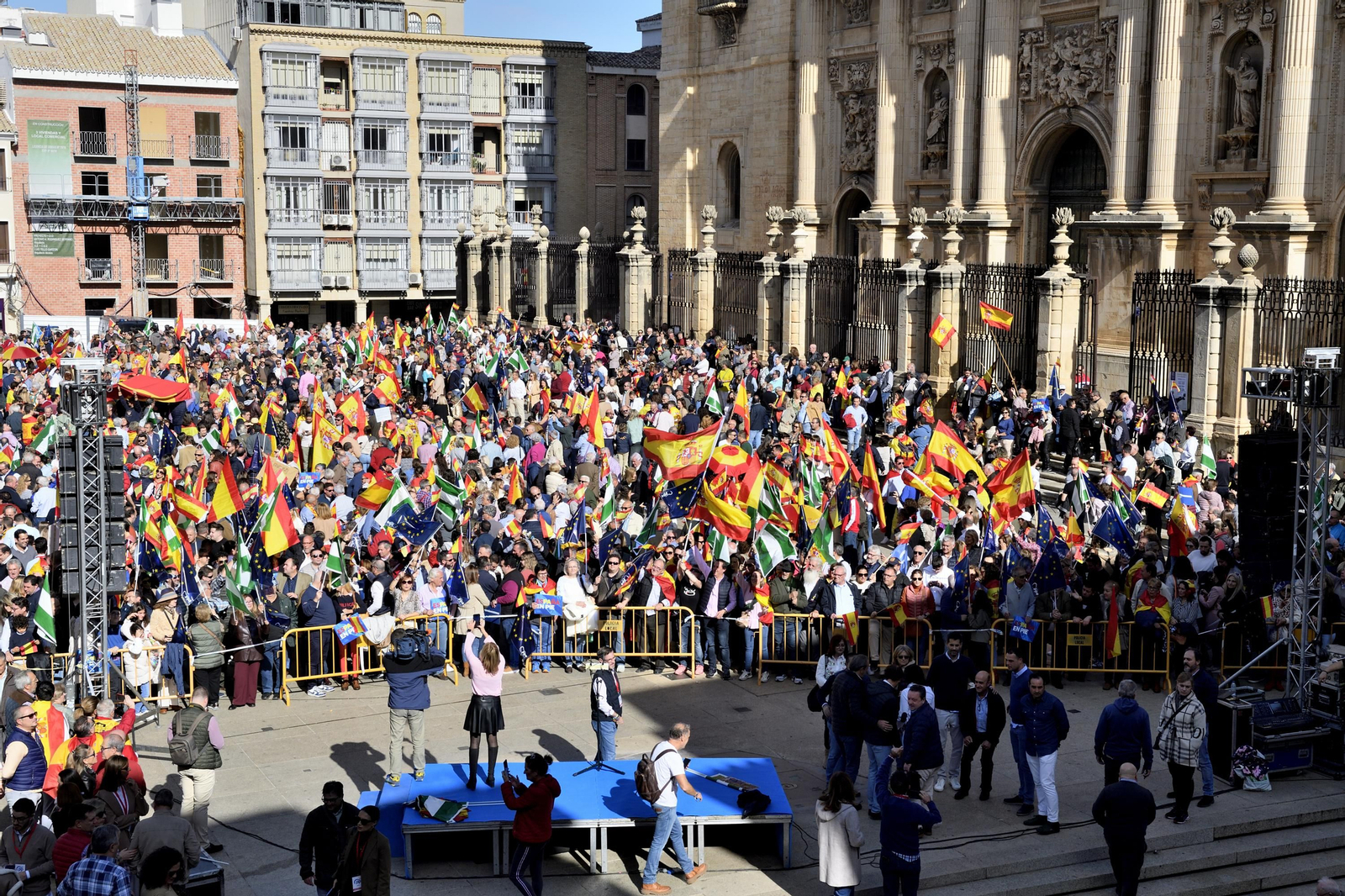 En imágenes: así ha sido la manifestación contra la amnistía en Jaén