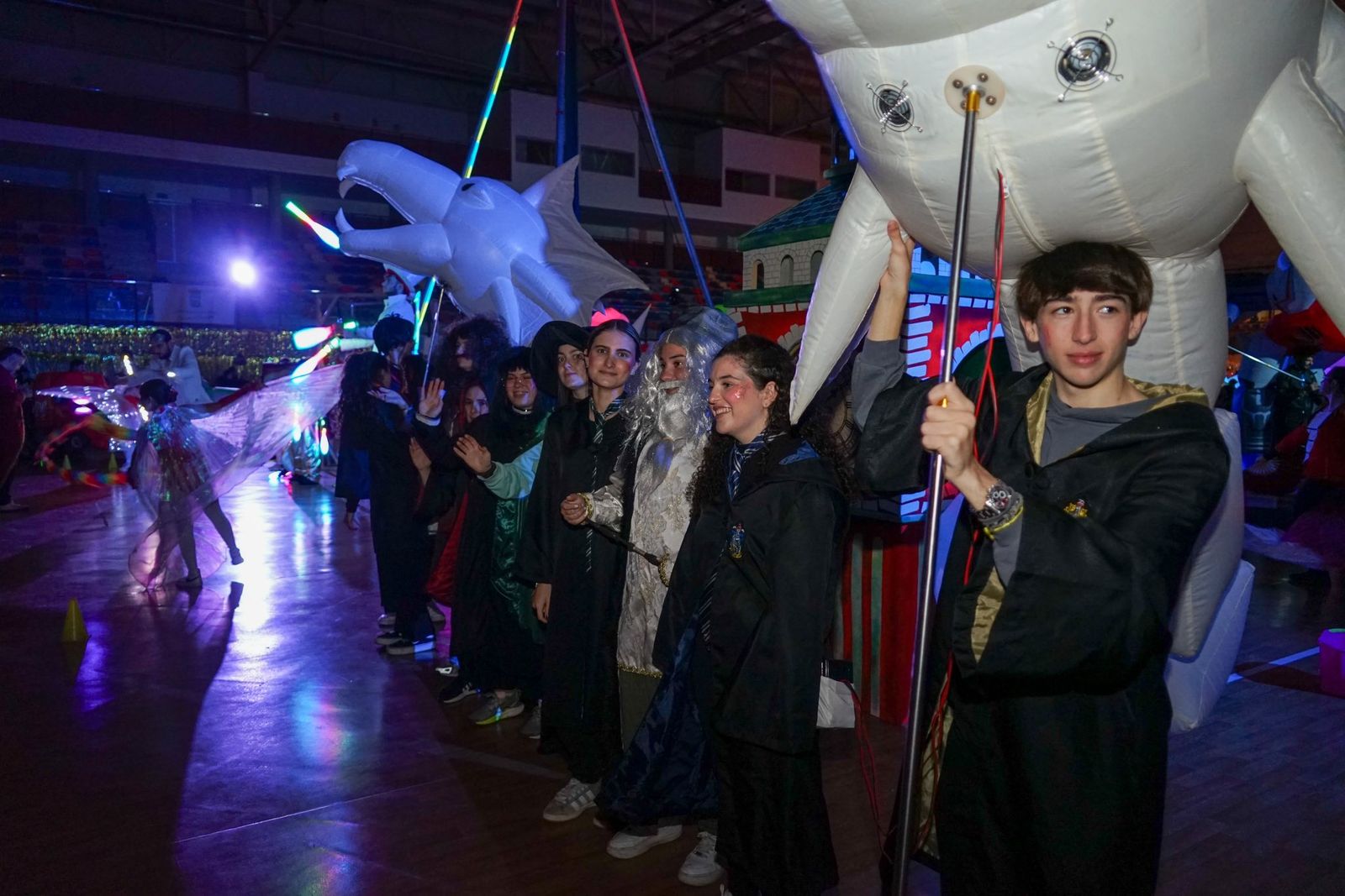 La lluvia no pudo con una ilusión desbordante en Vícar: la cabalgata estática, en imágenes