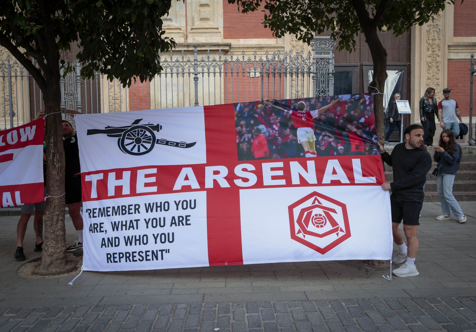 Aficionados del Arsenal en Sevilla