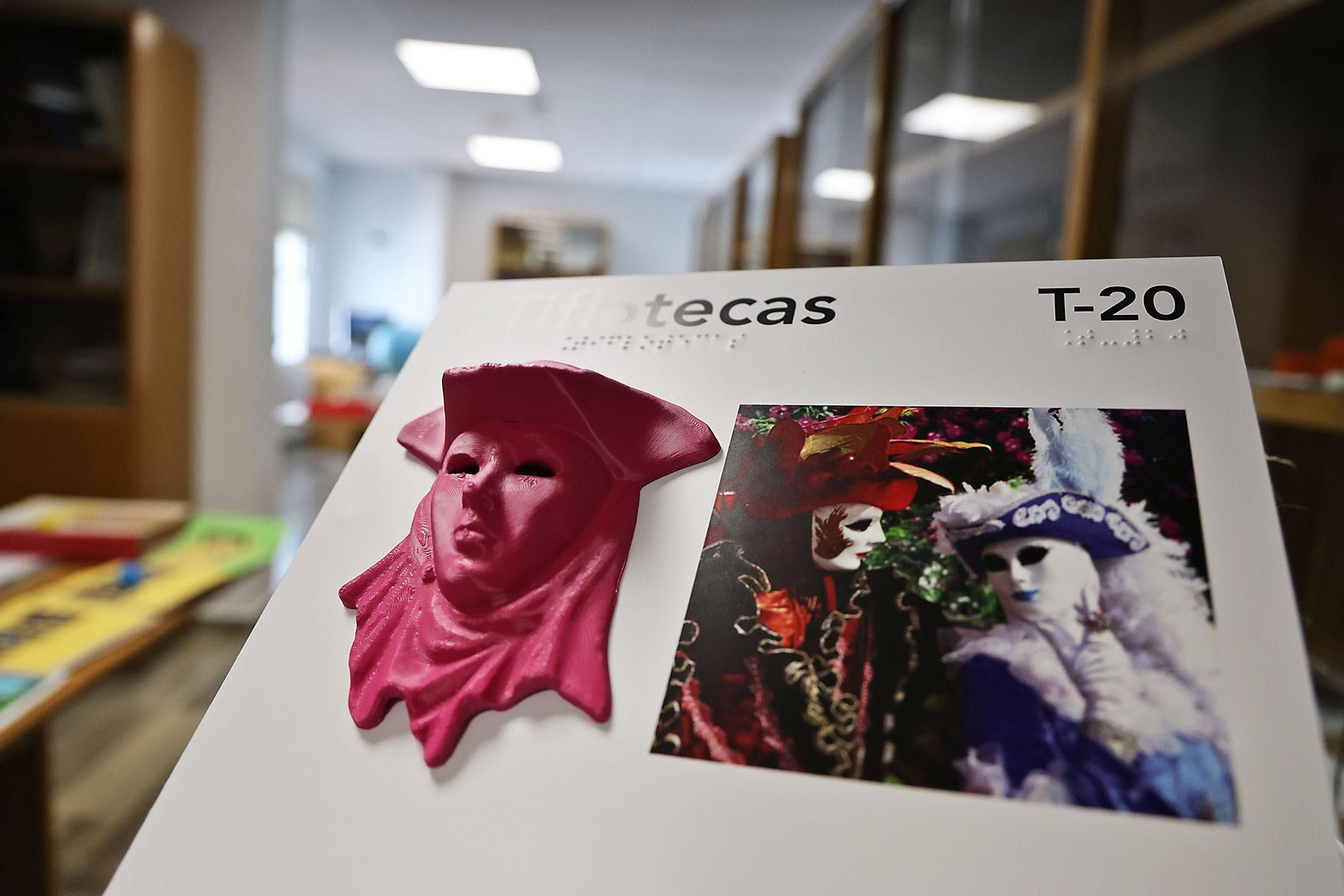 Inauguración de la Semana del Grupo Social ONCE y exposición de material educativo, braille y tiflotécnico