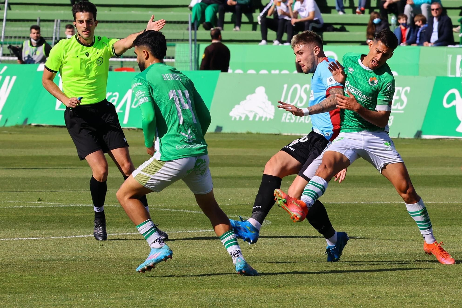 Las imágenes del empate del Córdoba CF en su visita al Cacereño