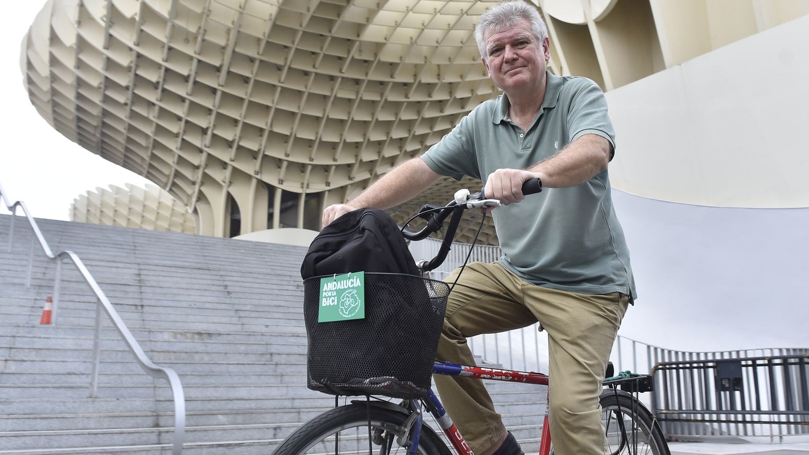 Ricardo Marqués, de la asociación ciclista de Sevilla A Contramano.
