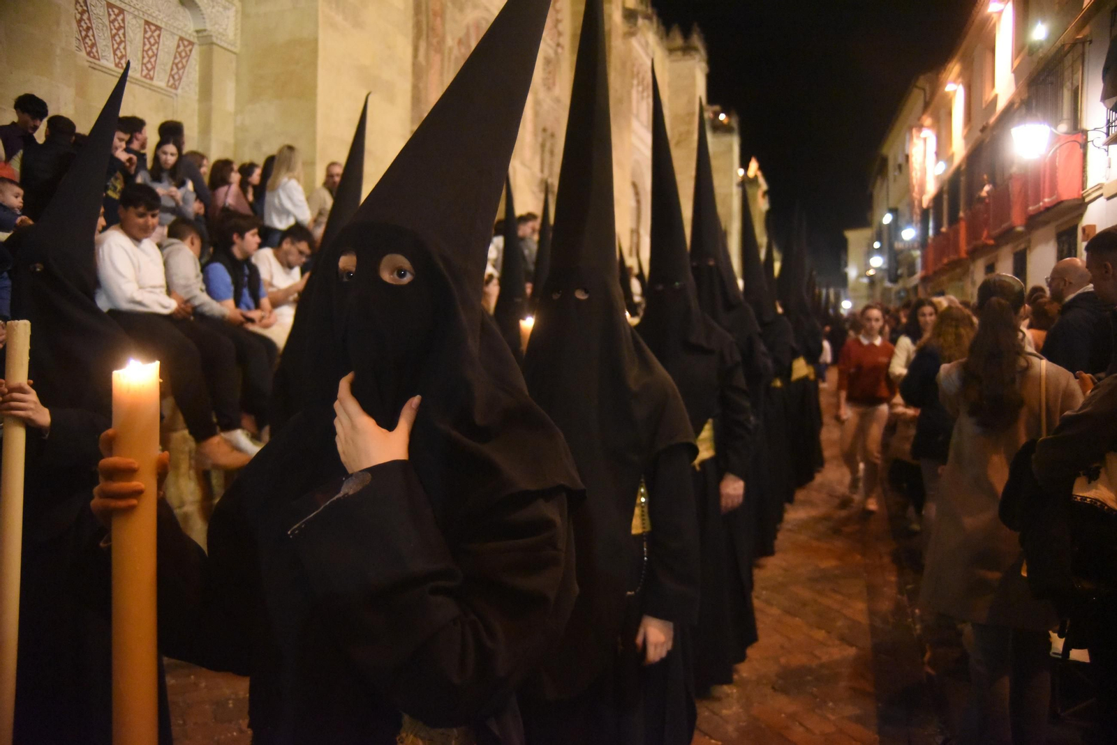 La procesión de la Expiración en este Viernes Santo de Córdoba, en imágenes