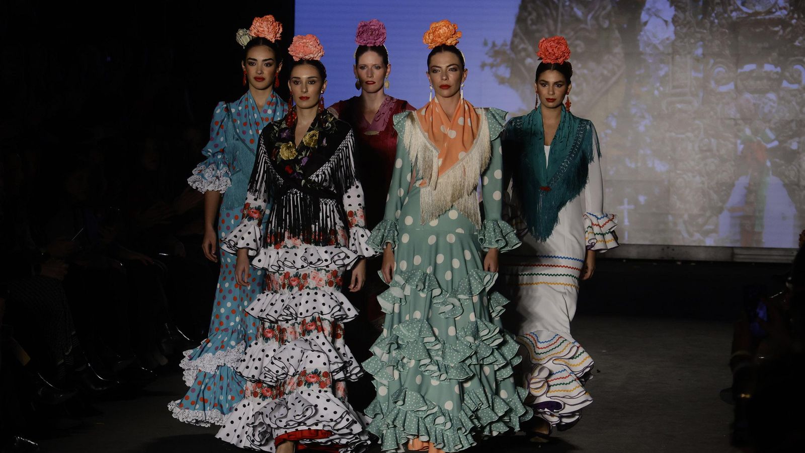 El desfile de la Hermandad del Rocio de Triana en We Love Flamenco 2023.