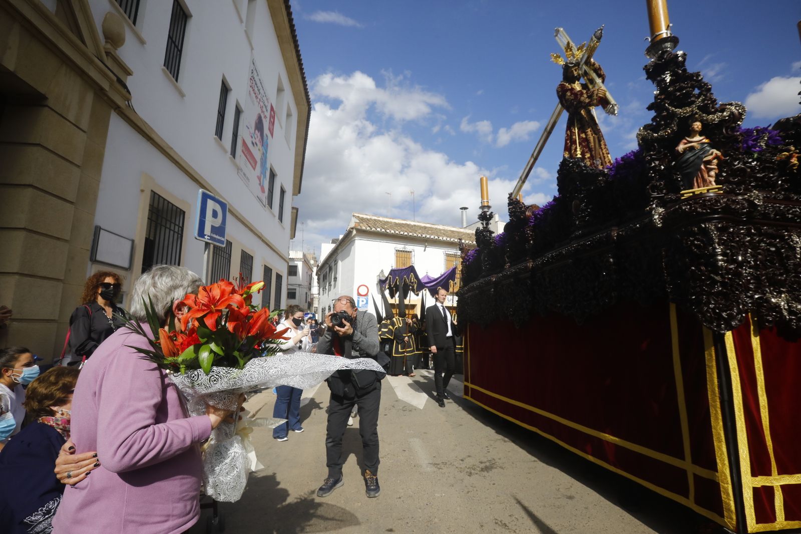 Jueves Santo en Córdoba: La procesión del Nazareno, en imágenes