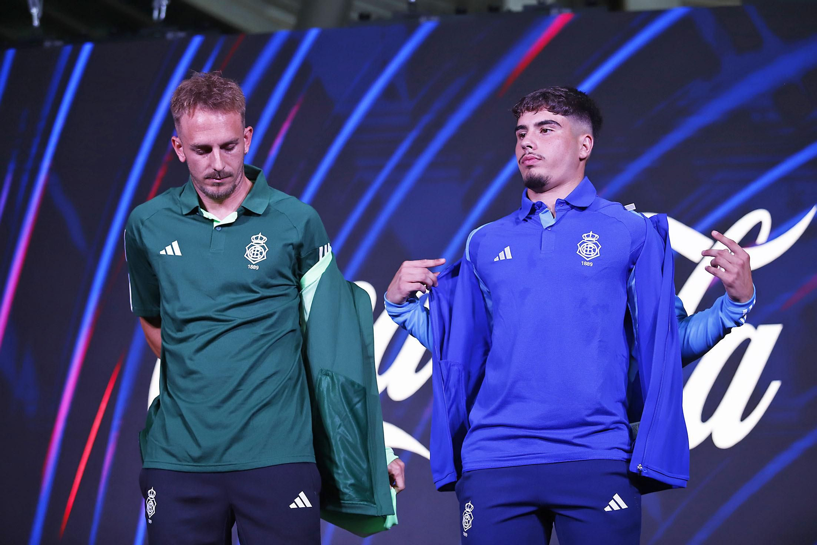 Imágenes de las nuevas equipaciones del Recreativo de Huelva para la temporada 2023/24