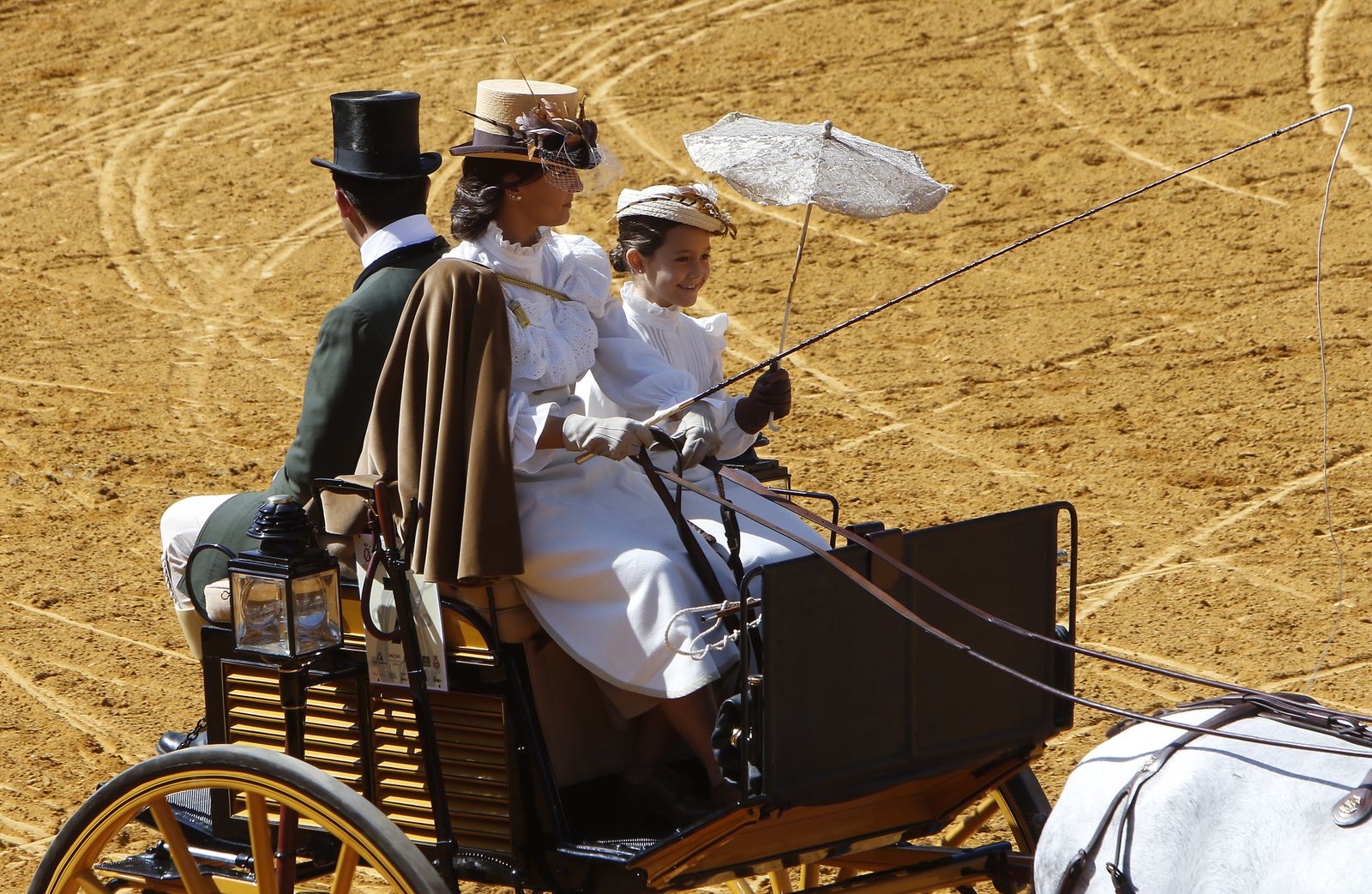 Exhibición de Enganches