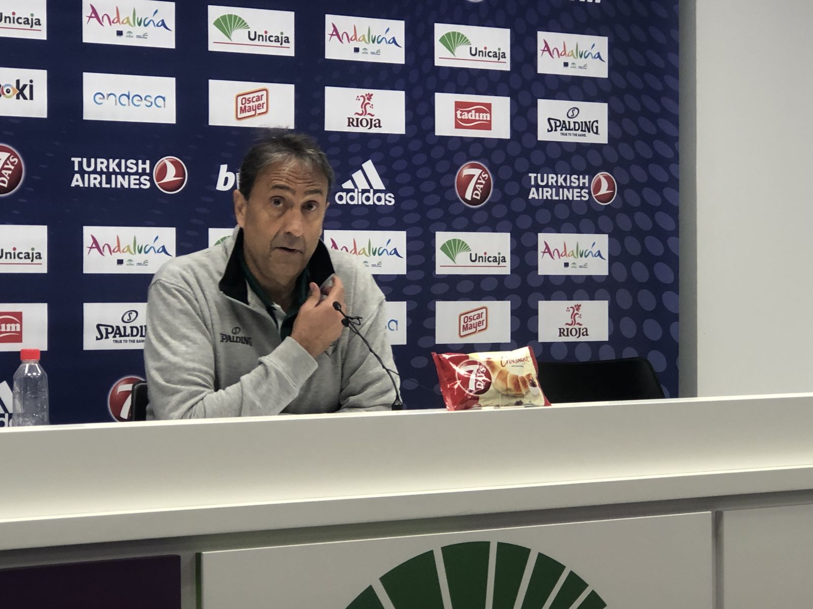 Luis Casimiro, en la sala de prensa del Carpena.