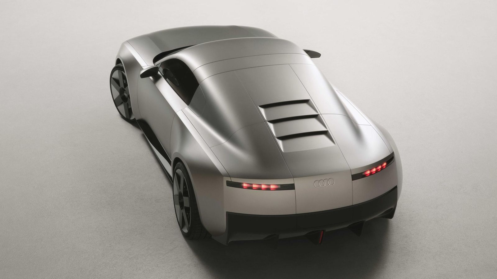 El recorrido de Audi está marcado por innovación y tecnología combinados con claridad en los diseños y, para Döllner, «nuestros modelos más legendarios encarnan a la perfección esta combinación». Ahí quiere estar el futuro TT.