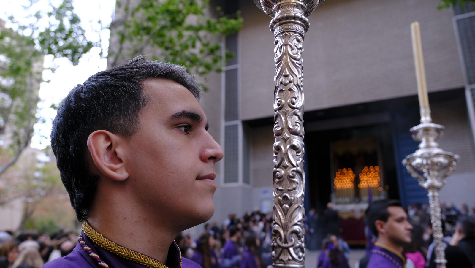 Pasión vuelve a su Iglesia de Santa Teresa azotada por la lluvia