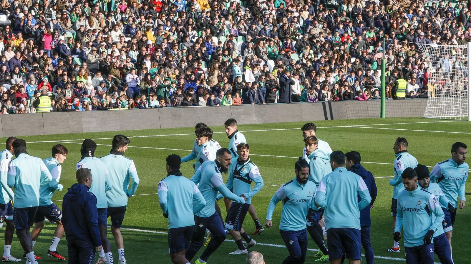 Imagen del entrenamiento navideño del Betis la pasada temporada.
