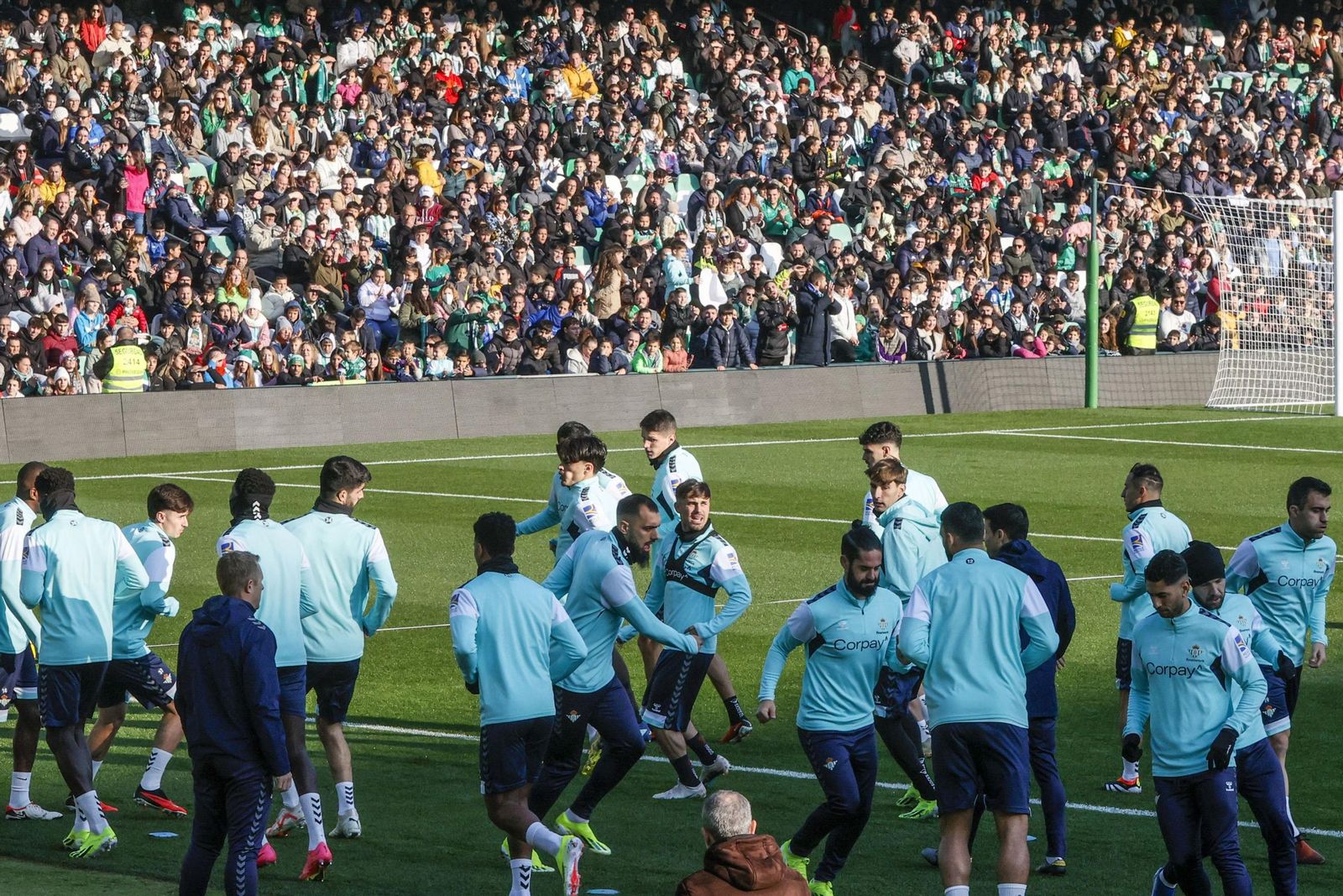 Imagen del entrenamiento navideño del Betis la pasada temporada.