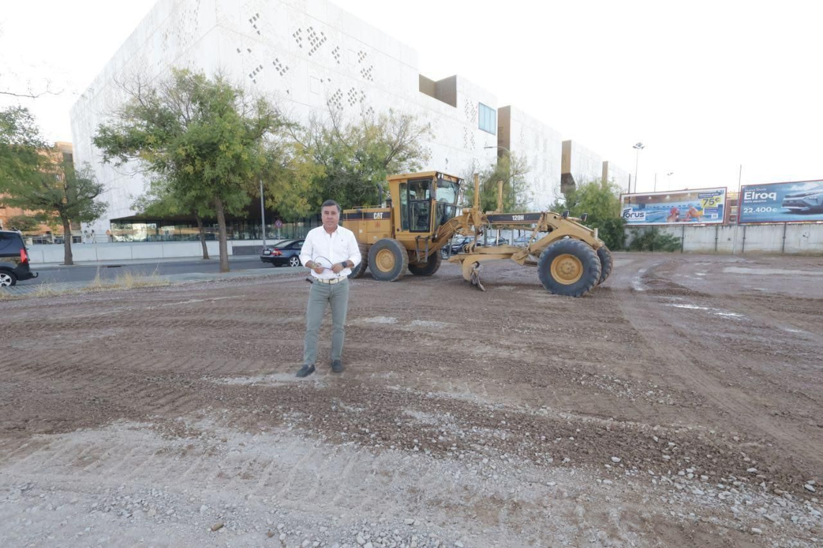 Miguel Ruiz-Madruga en el nuevo solar.