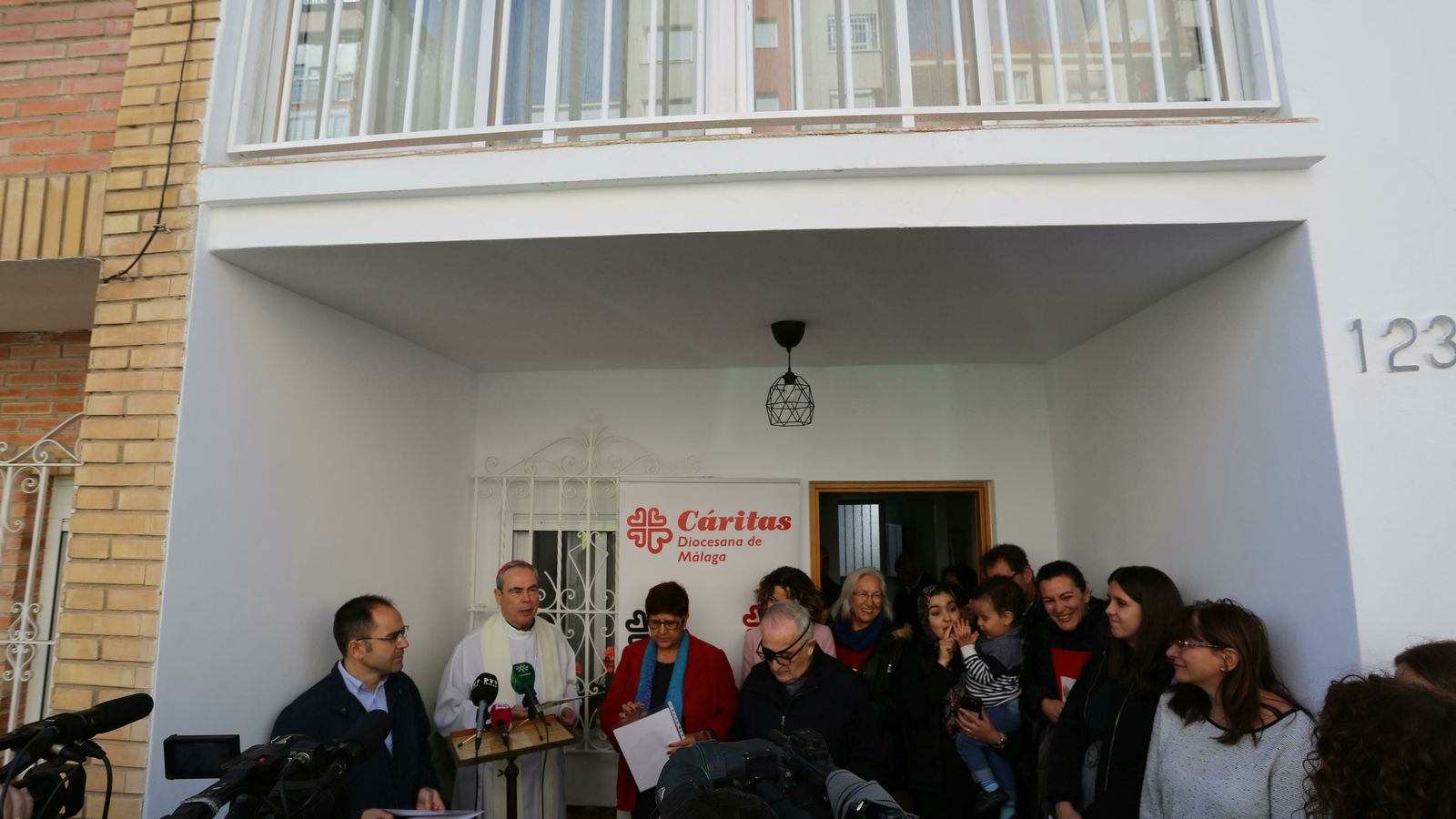 Bendición del obispo Jesús Catalá.