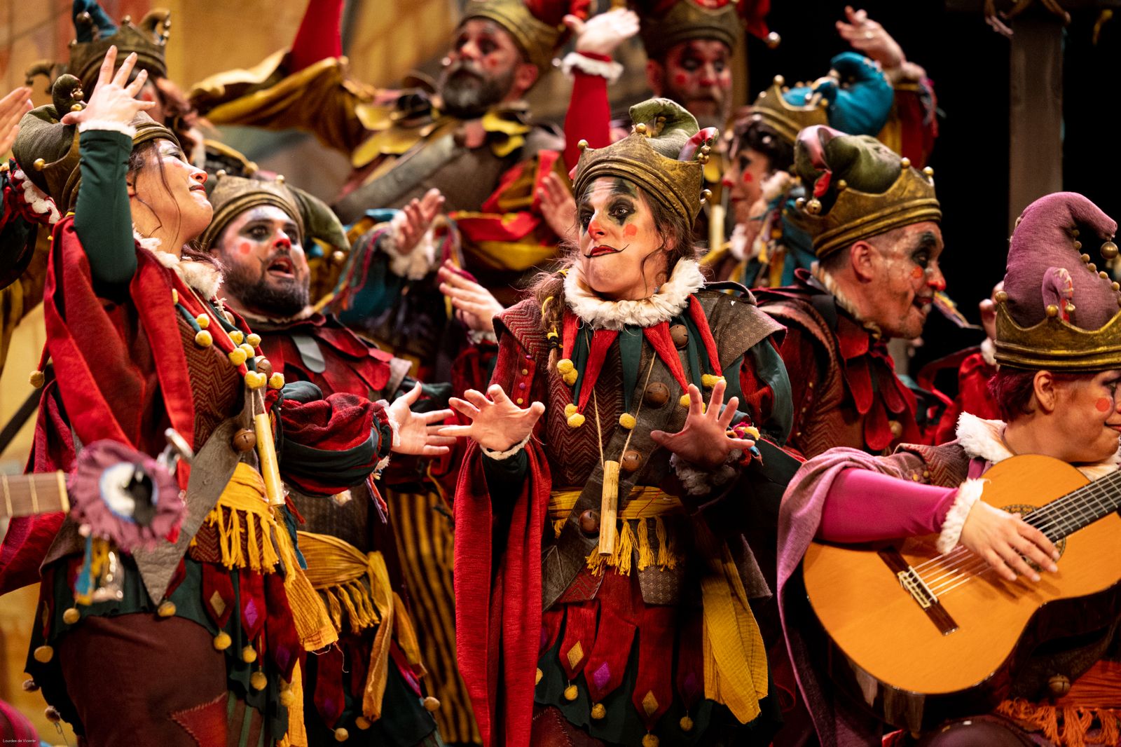 Coro 'La fiesta de los locos'