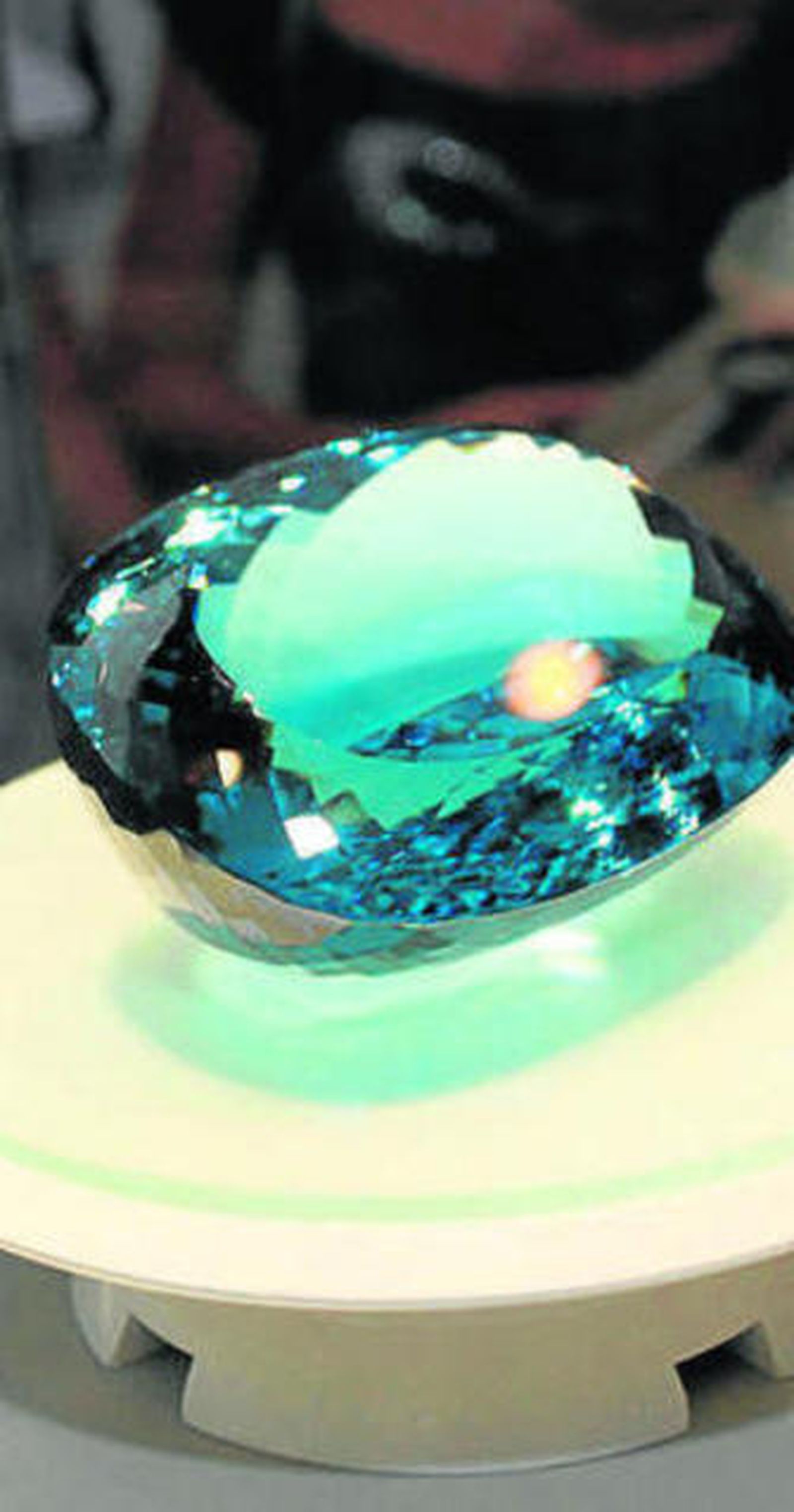 El topacio más grande del mundo, embajador de Marbella