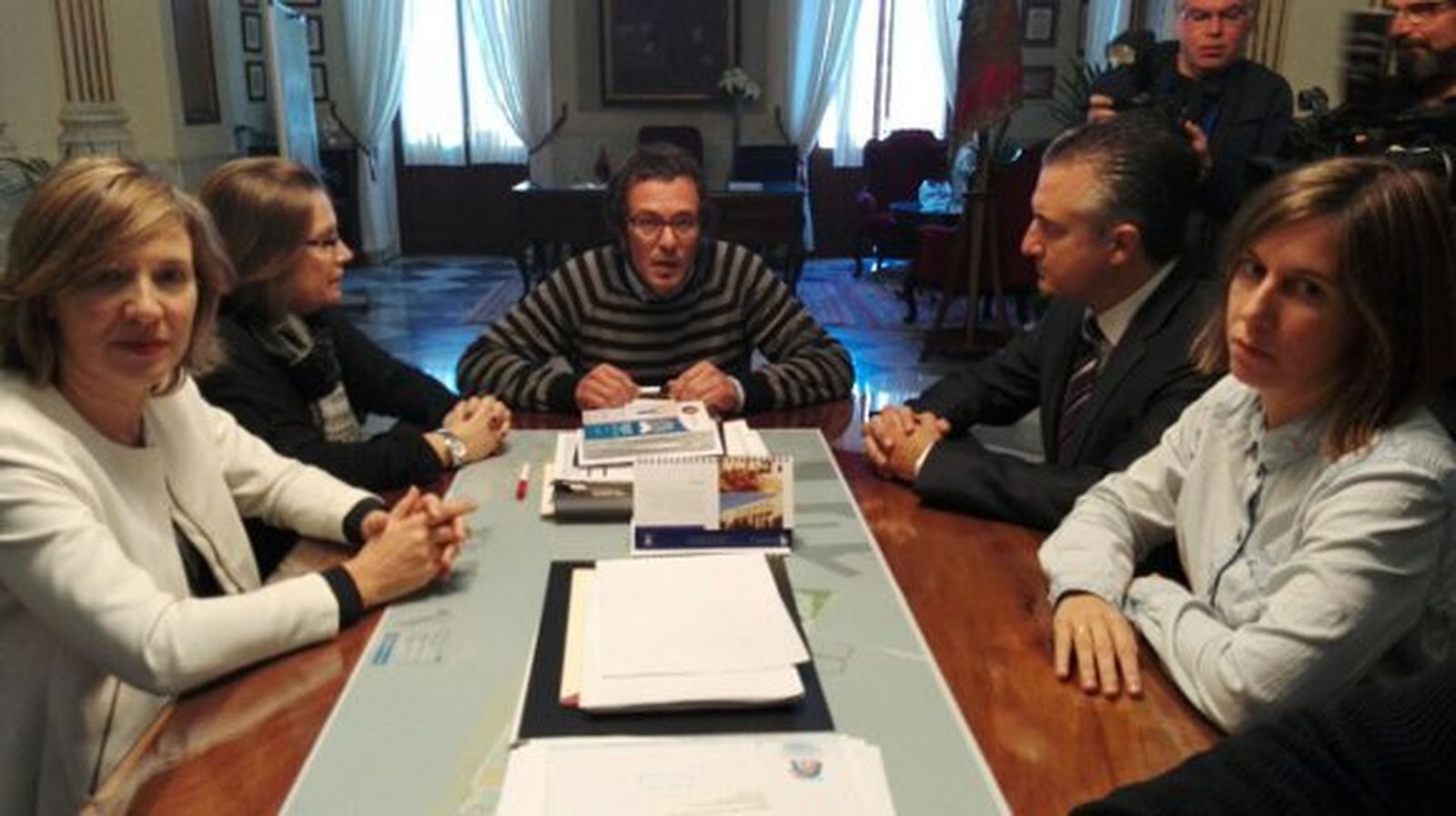 El alcalde se reúne con los directores de emisoras privadas de radio