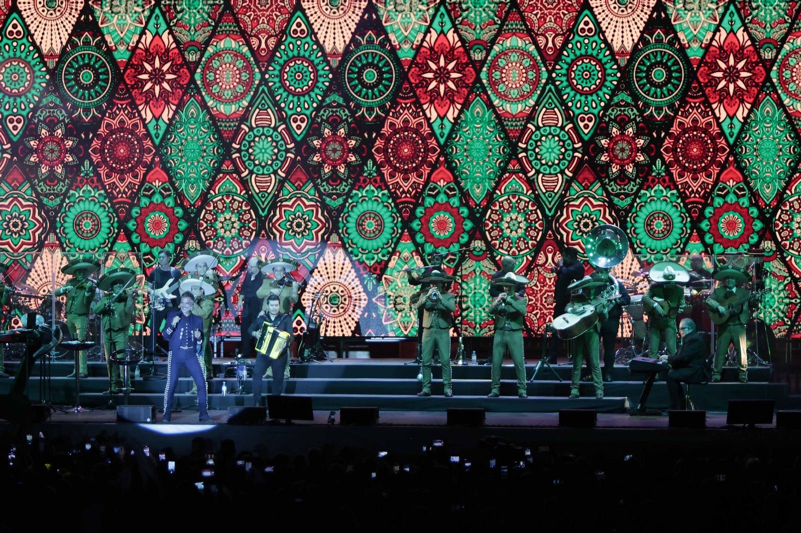 Las imágenes del concierto de Alejandro Fernández