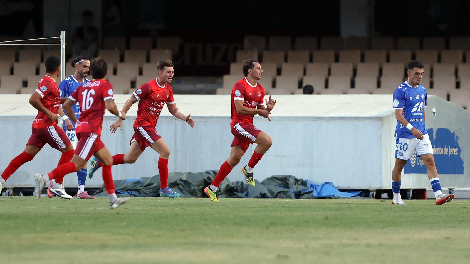 Imágenes del Xerez DFC y la Deportiva Minera en Chapín