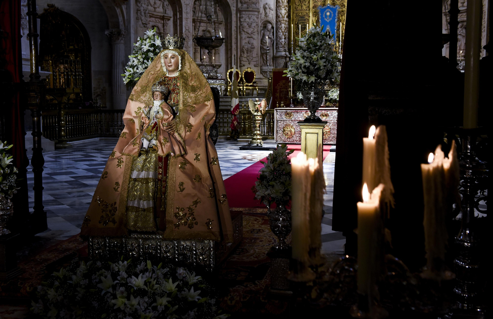 Besamanos de la Virgen de los Reyes