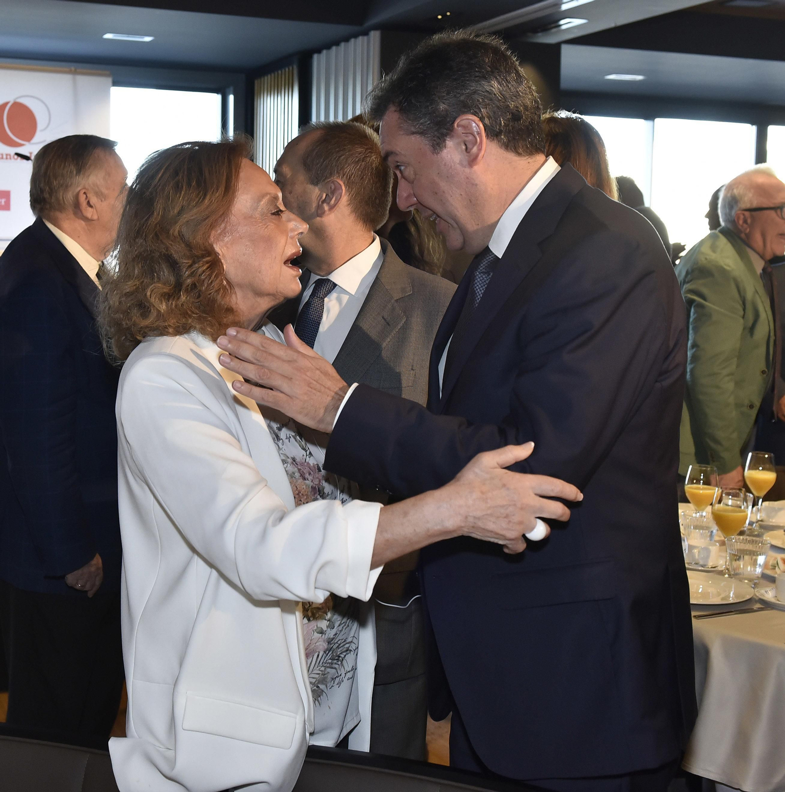 El Desayuno Informativo del Grupo Joly con Juan Espadas, en imágenes