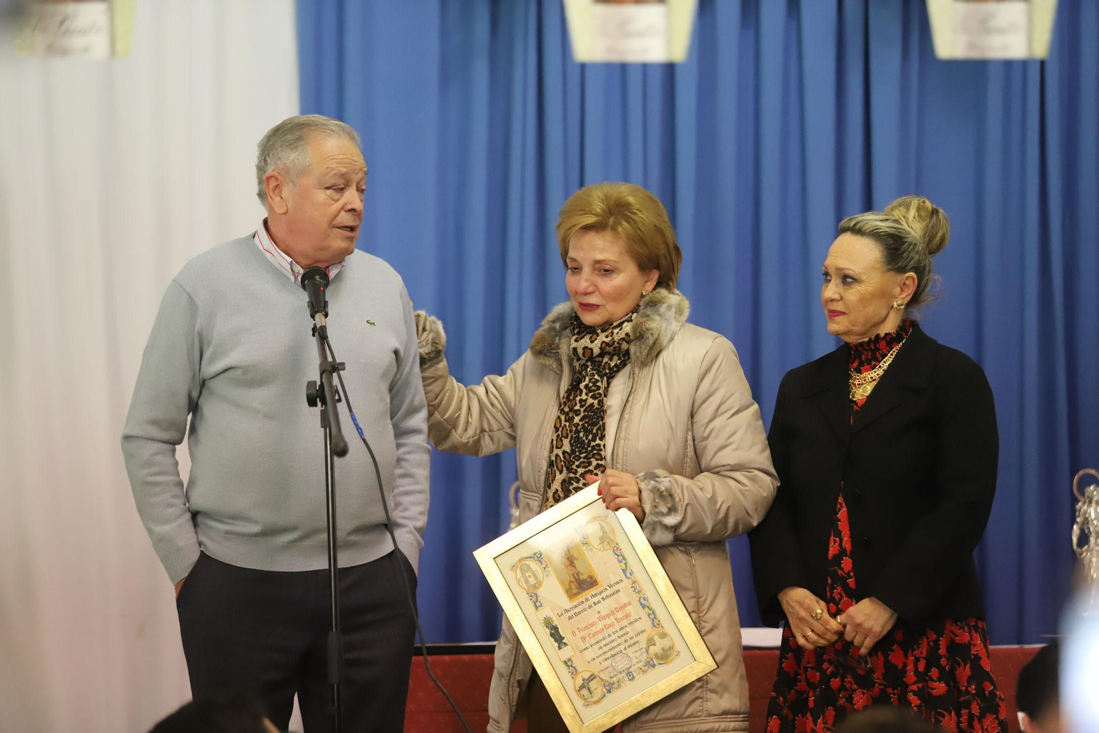 Imágenes de la convivencia con los antiguos vecinos de San Sebastián y la entrega a homenajeados con recuerdos del acto.