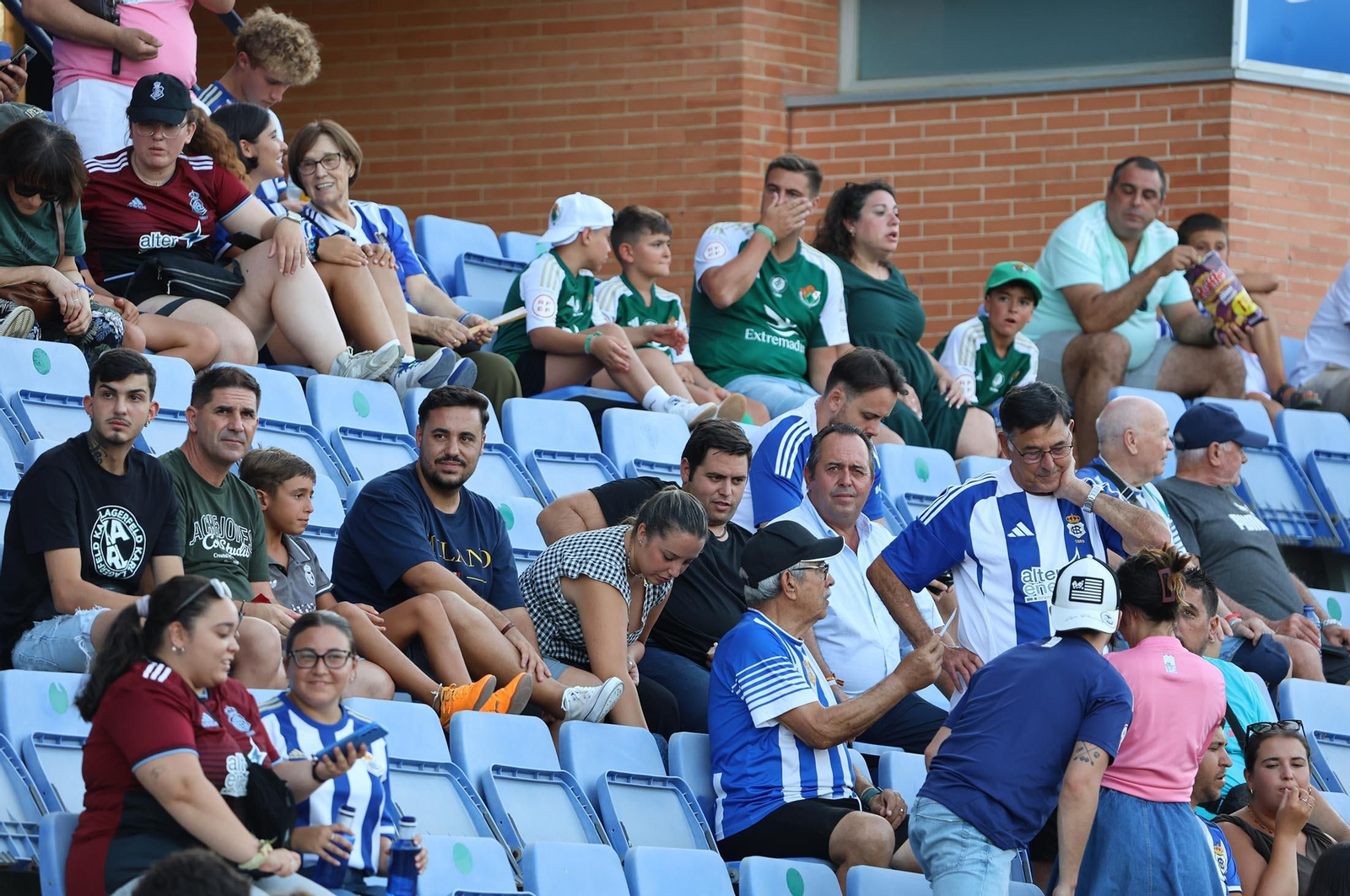 Búscate en las gradas del estadio en la celebración del Trofeo Colombino