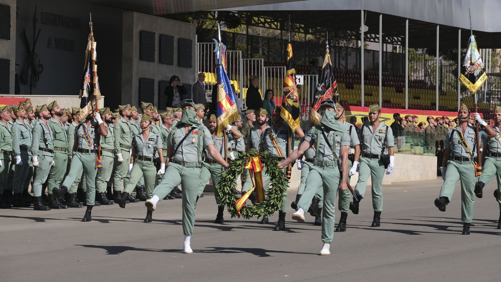 Imágenes de la visita de la Ministra de Defensa Margarita Robles a la Brigada Alfonso XIII de La Legión