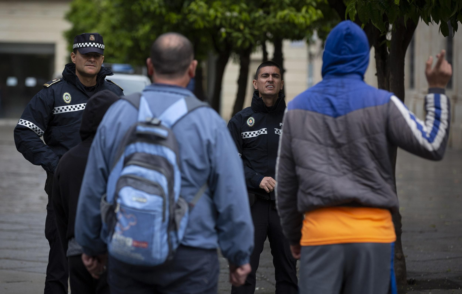 Coronavirus: Las imágenes del segundo día laboral de cuarentena en Sevilla
