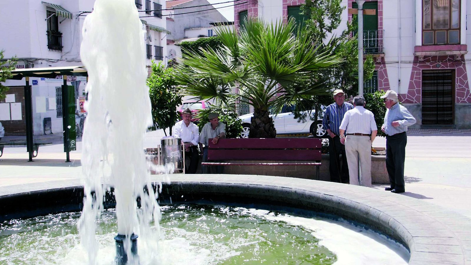 Una plaza de Villanueva de Mesía.