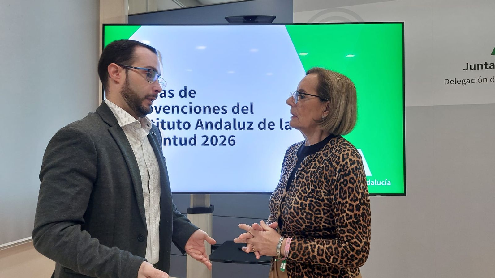 La delegada de Inclusión Social y el coordinador del IAJ presentan las líneas de subvenciones del organismo autónomo para 2026