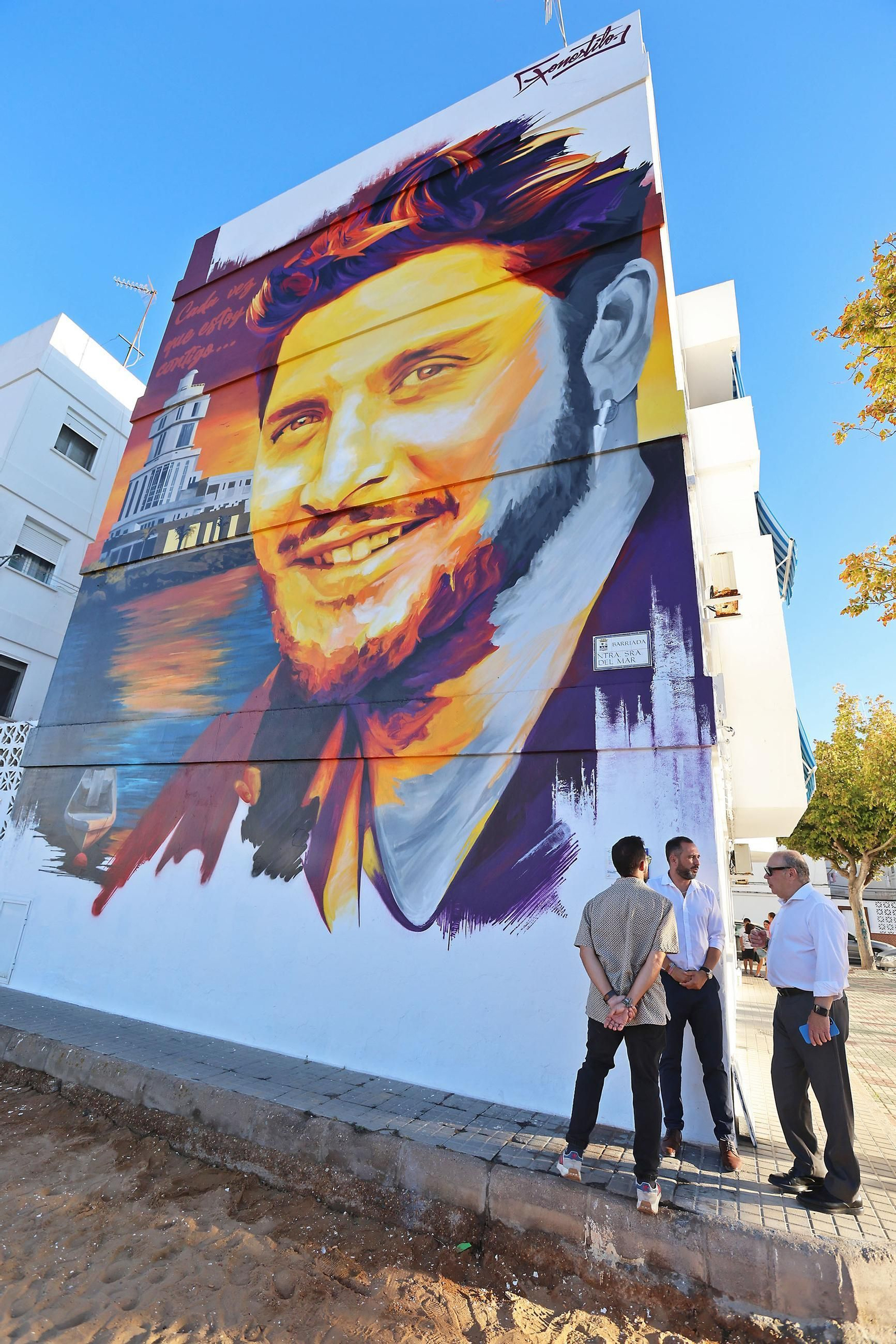 Imágenes de la inauguración del mural homenaje a Manuel Carrasco en Isla Cristina