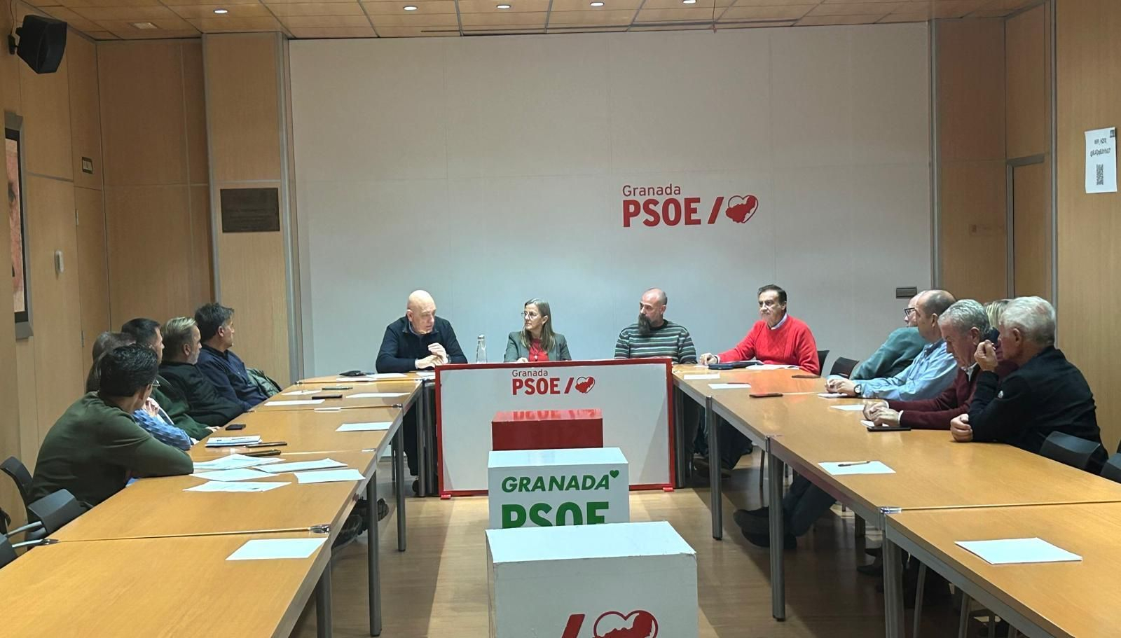 Encuentro sobre Medio Ambiente ene la sede del PSOE de Granada.